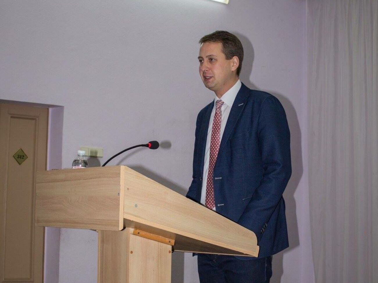 Игорь Гужва: Г<span>осударство получит около 2,5&ndash;3 млрд грн налогов в виде экспортной пошлины за лом. И все! А если бы мы переработали эти 1,5 млн тонн металлолома, то мы могли бы произвести около 10 тыс. тонн стали. И получили бы около 85 млрд грн