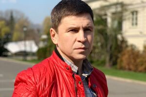 Подоляк (на фото) про Арестовича: Олексій часто йде на свідомі провокації, витягує на себе негатив, а потім спокійно, виважено, тонко працює із цим