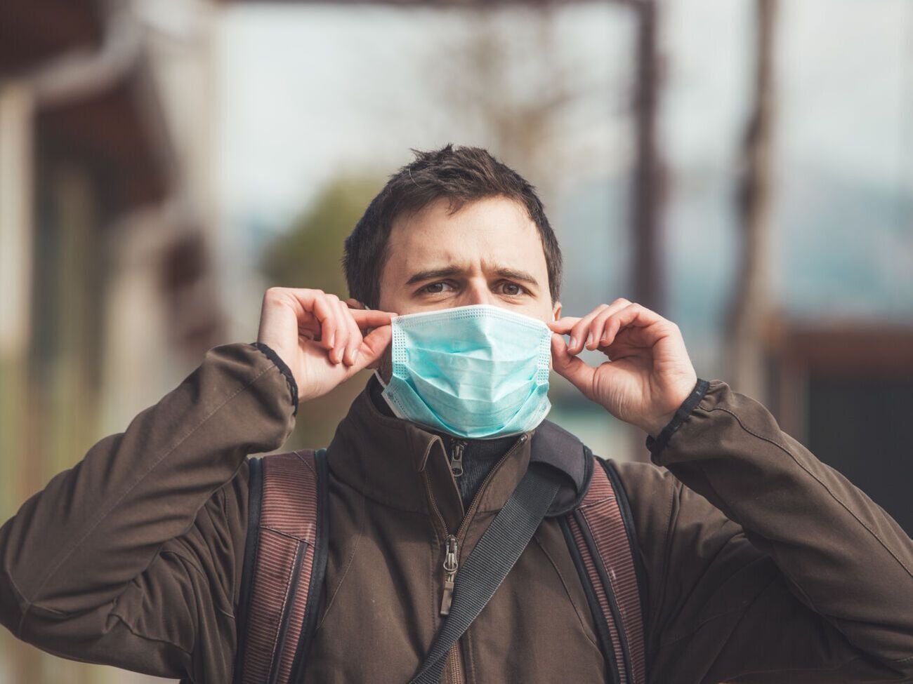 Большинство людей болеют вариантом COVID-19 "Дельта" довольно легко, отметила Гук