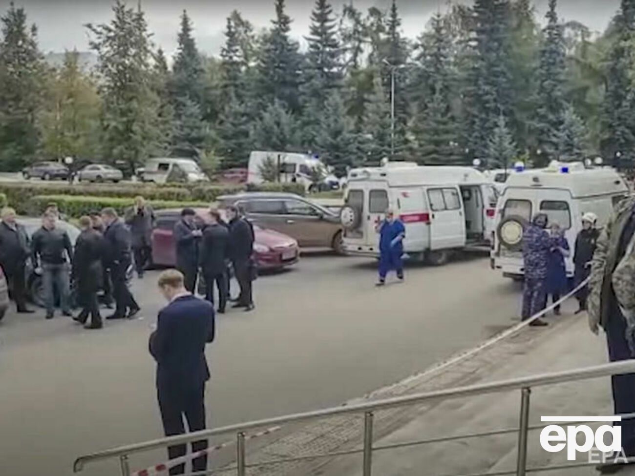Студента, устроившего стрельбу в Перми, ранили при задержании