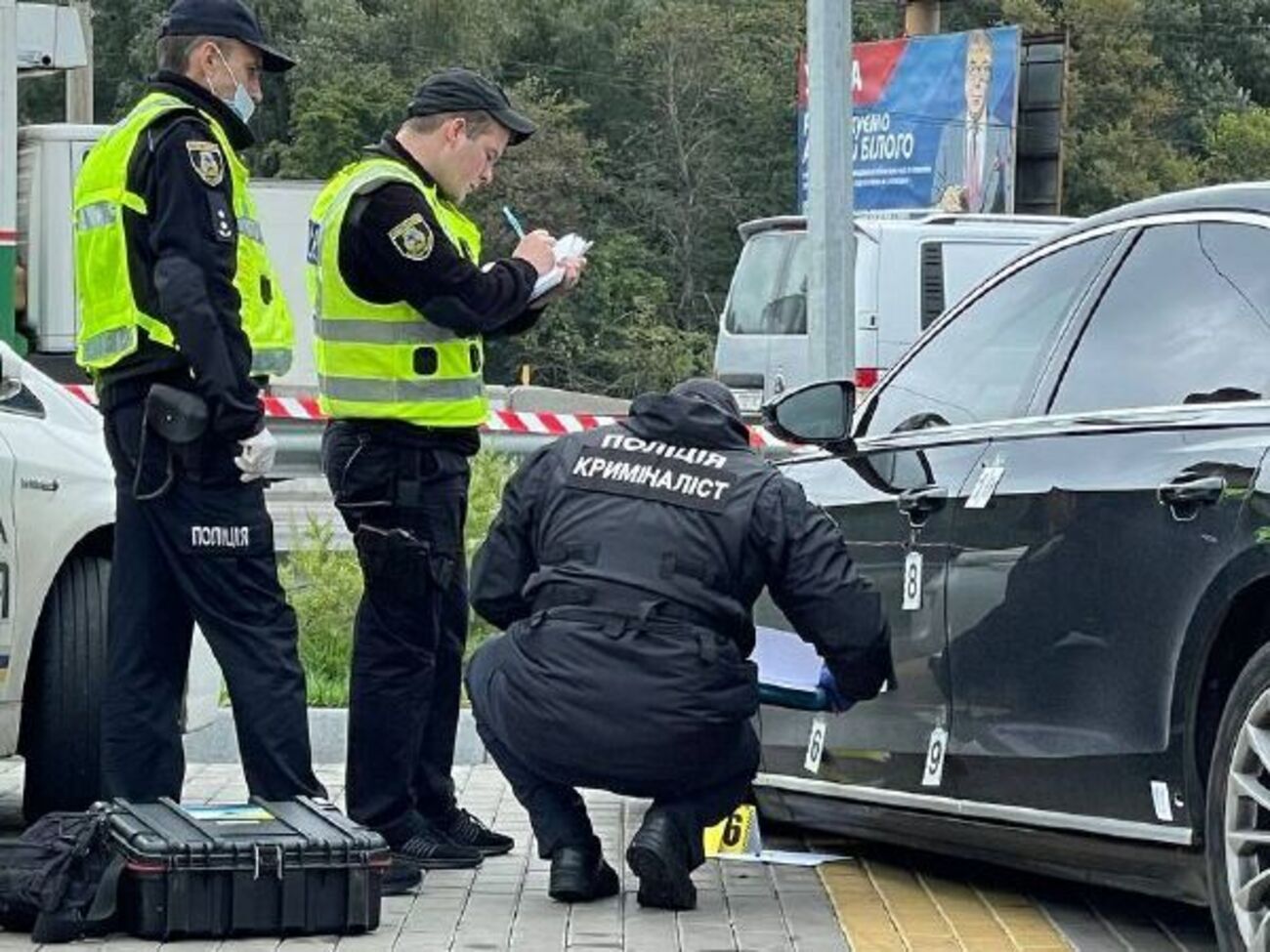 Водій самостійно поїхав з місця стрілянини, стверджують у прокуратурі