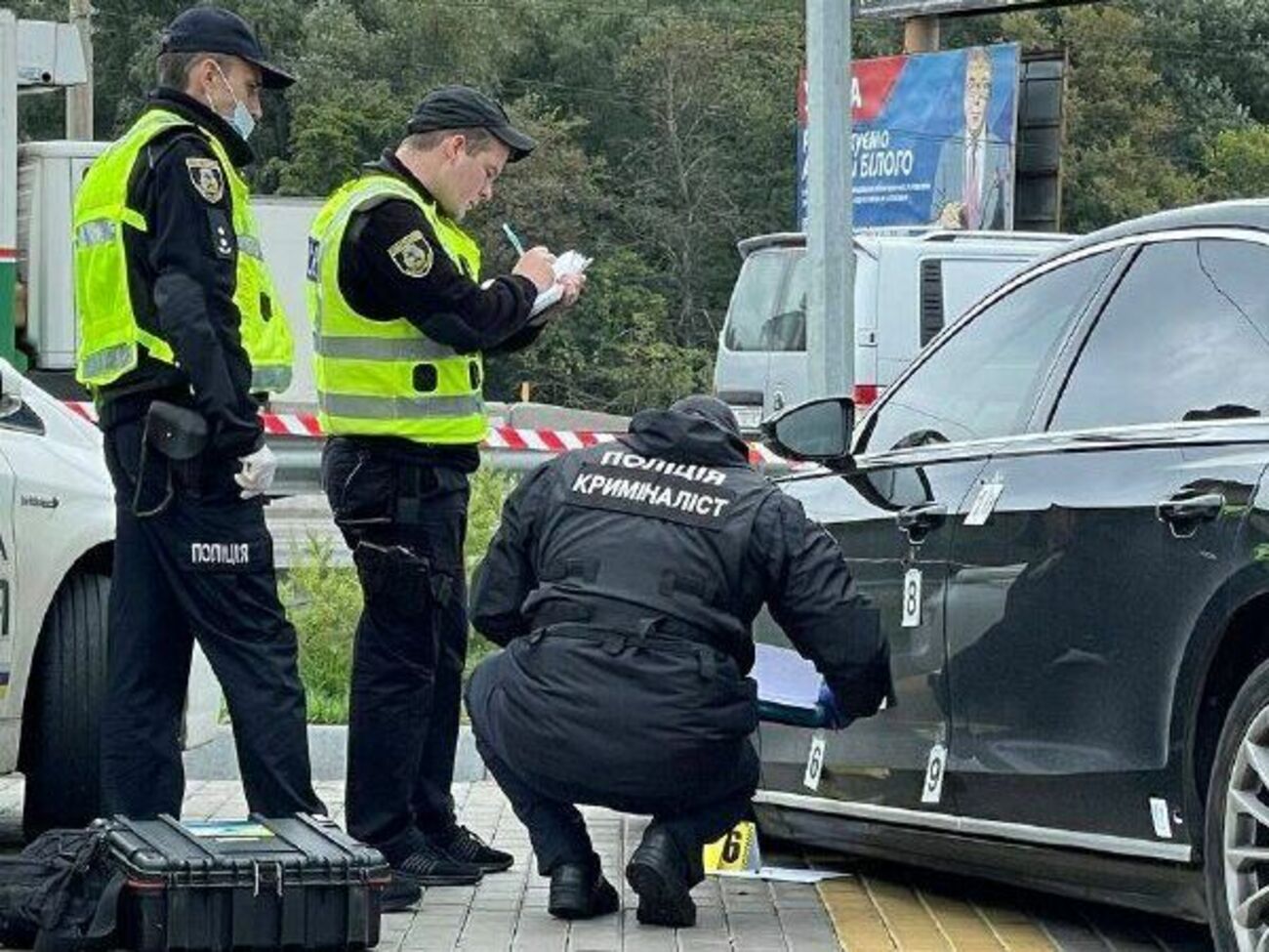 Водій Шефіра під час обстрілу автомобіля дістав поранення в ногу, повідомили в лікарні "Феофанія"