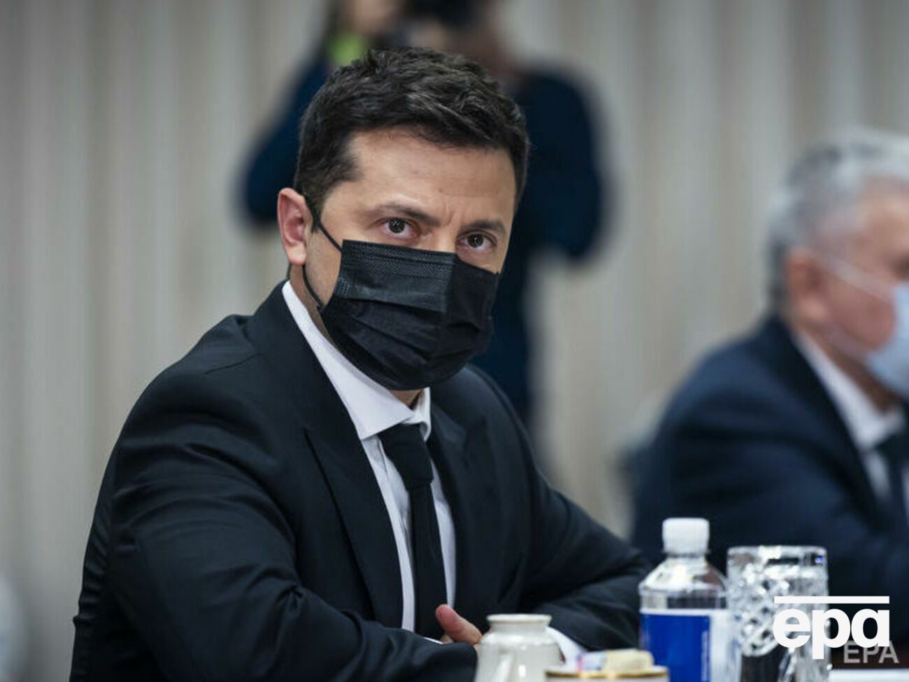 Зеленский: Если раньше все контролировалось различными группами, то сегодня из рук это идет. Я считаю, что это одна из самых вероятных версий&nbsp;