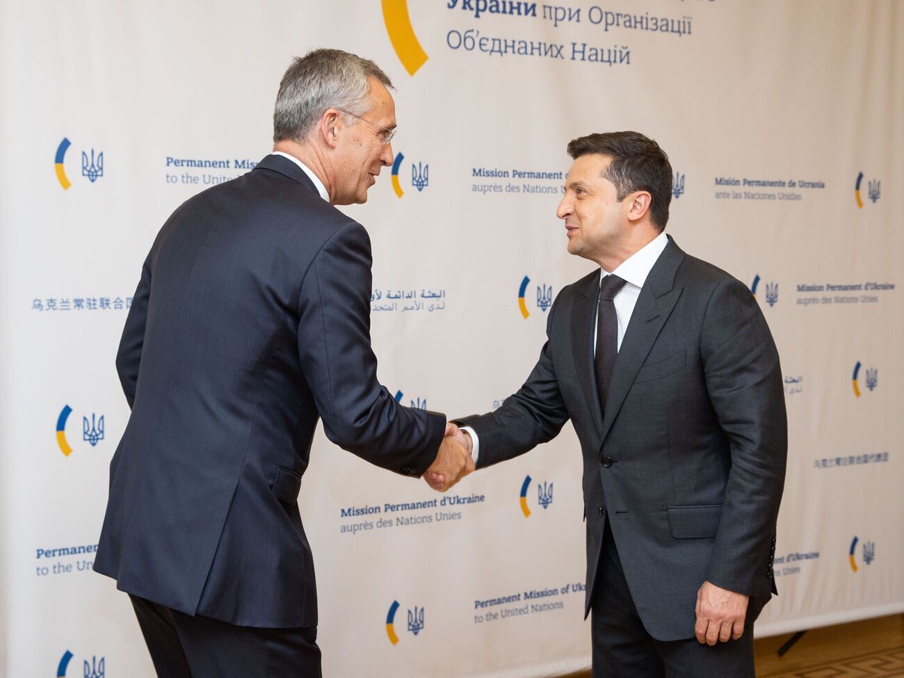 Для країн, які прагнуть членства в Альянсі, має бути чітка тимчасова перспектива, зазначив Зеленський (праворуч)