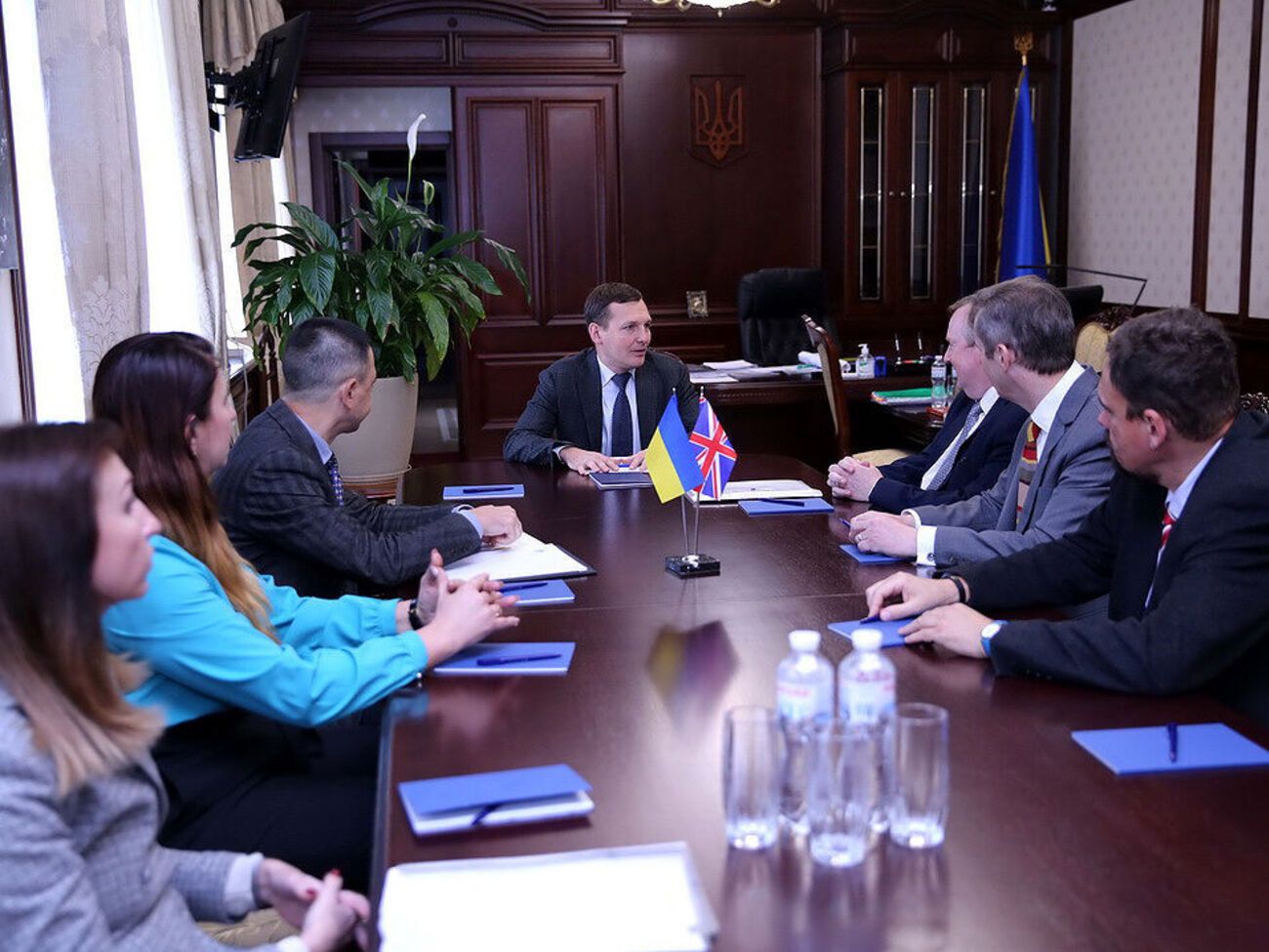 Енин встретился с представителями Великобритании 22 сентября