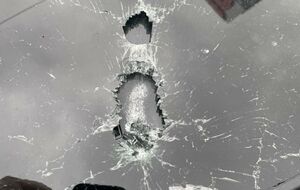 Машину Шефира обстреляли из автомата