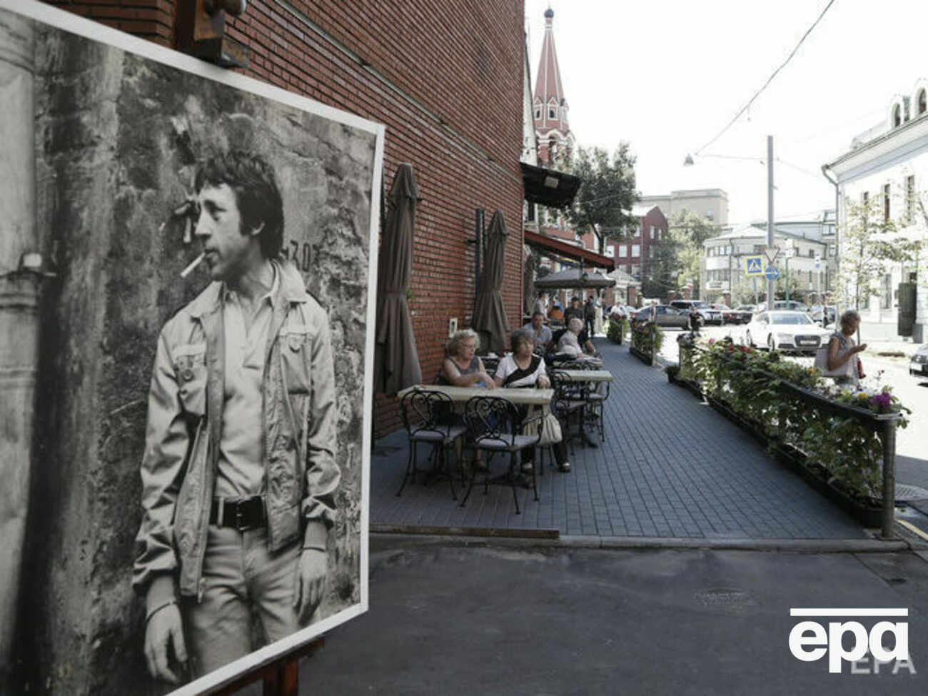 Висоцький (на фото) сидів із Кохановським за однією шкільною партою