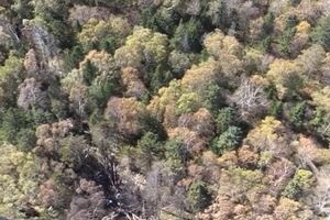Уламки літака виявили з повітря