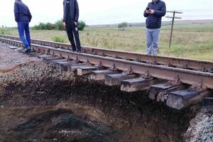 Потяги будуть скеровувати в об'їзд пошкодженої ділянки