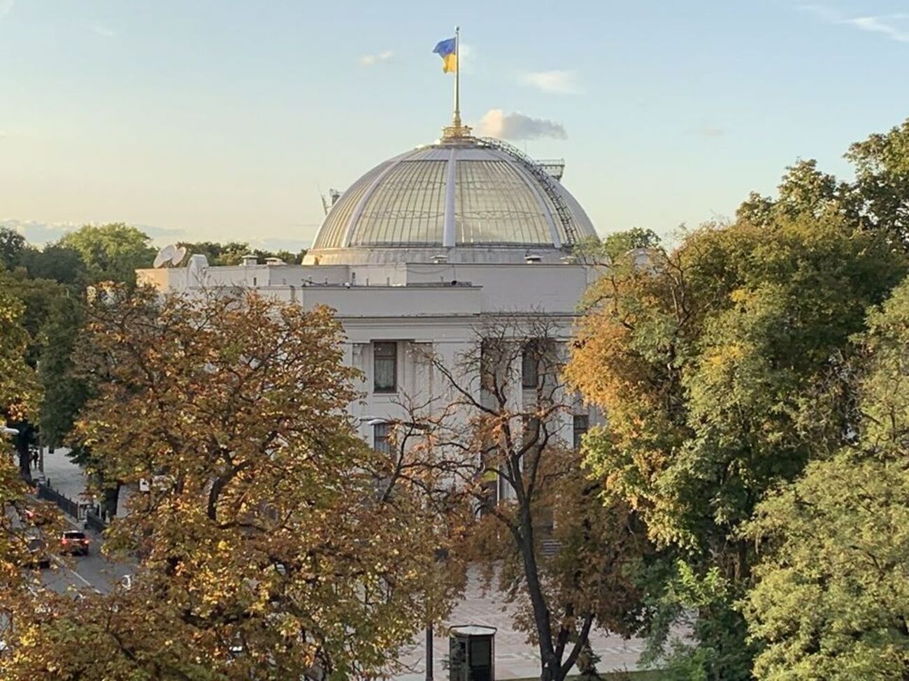 Рада вирішила працювати 23 вересня доти, доки не розгляне законопроєкту про олігархів