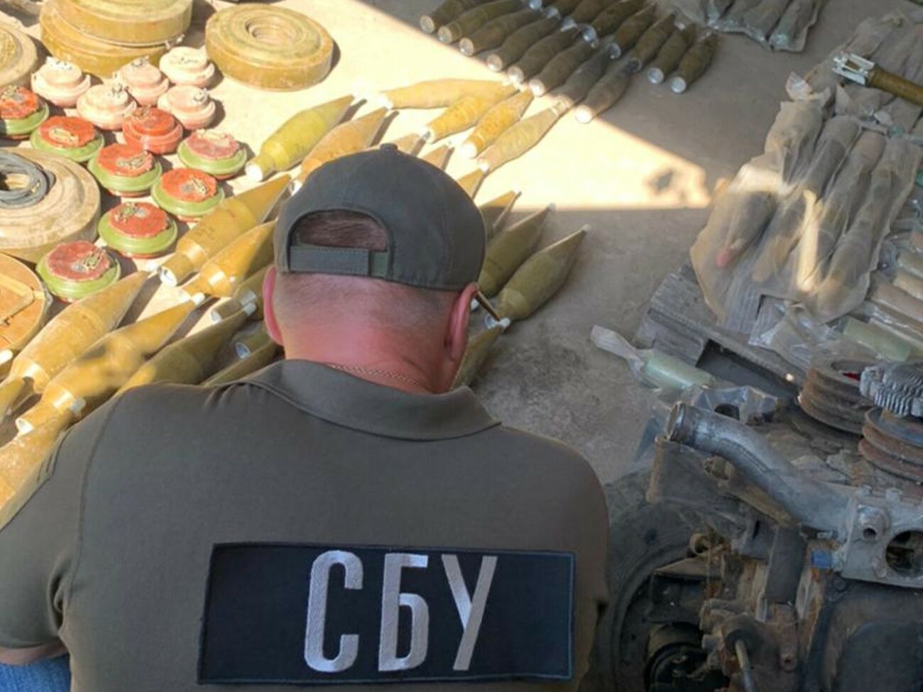 Боєприпаси виявили у двох регіонах