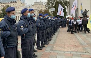 Під Радою сталася сутичка між представниками руху "SaveФОП" і поліцейськими
