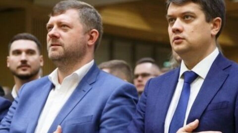 Корнієнко (ліворуч) і Разумков (праворуч) не дійшли згоди щодо того, що вважати командною роботою