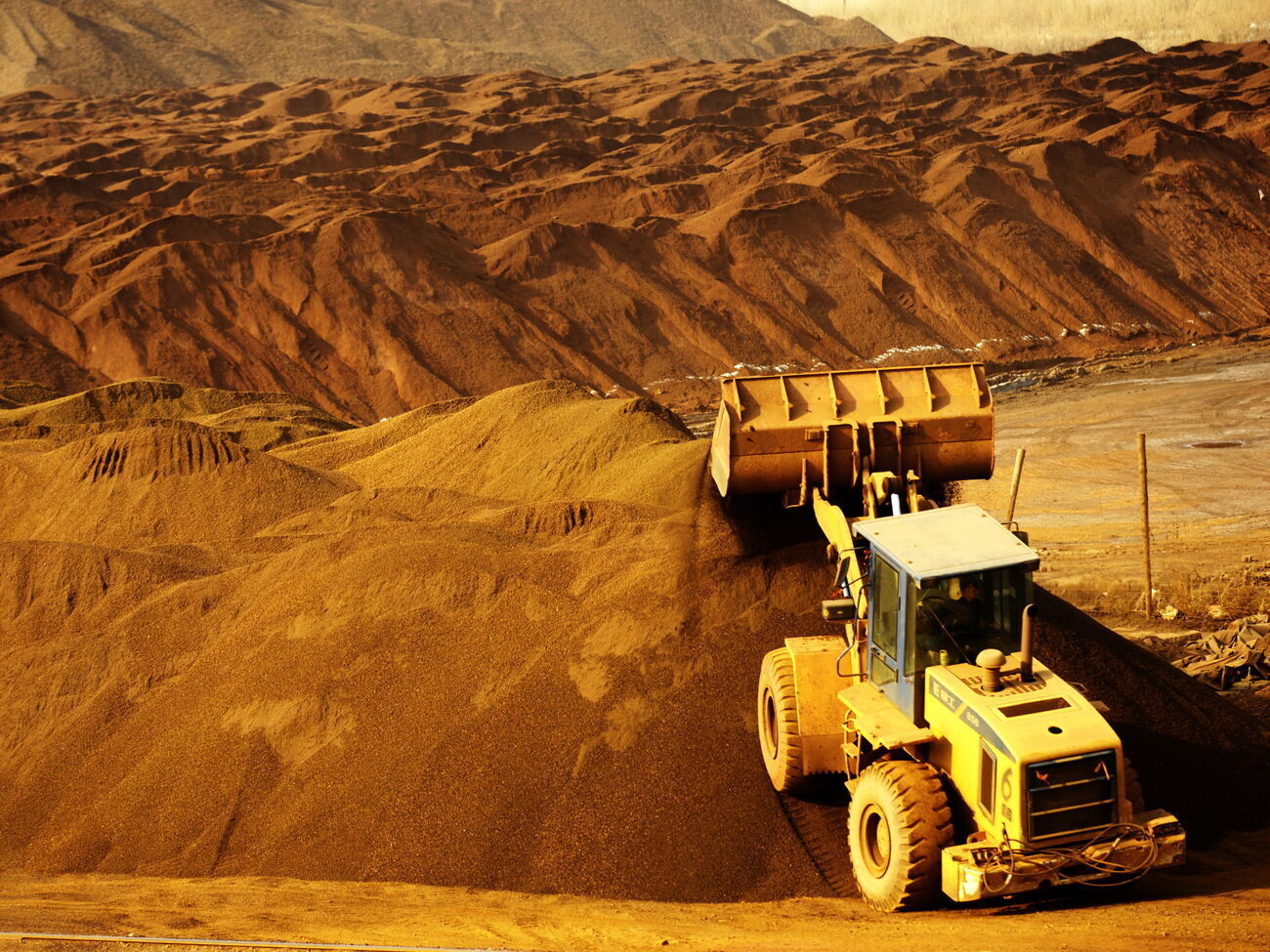 Ключевое влияние на динамику цен оказывает Китай, потребляющий сегодня около 62% всего железорудного сырья на глобальном рынке,&nbsp;пишет "МинПром"