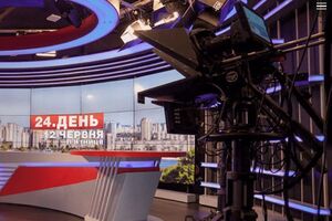 Обучение состоит из практических занятий и съемок в студии канала
