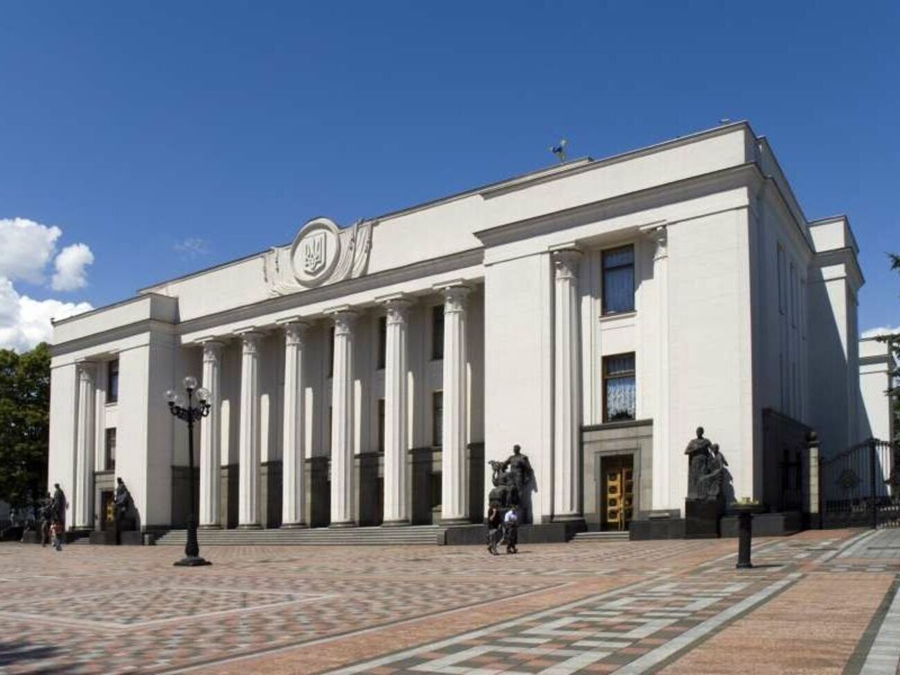 Рада ухвалила закон 279 голосами за