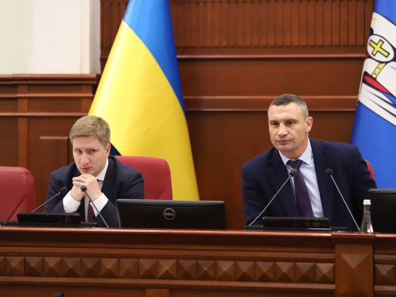 Віталій Кличко (праворуч): Асоціація міст України запропонувала центральній владі конкретні рішення, що дозволять вчасно розпочати постачання тепла та гарячої води населенню