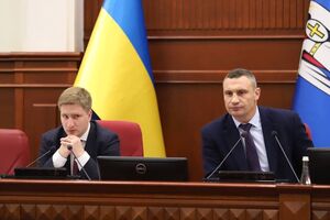 Віталій Кличко (праворуч): Асоціація міст України запропонувала центральній владі конкретні рішення, що дозволять вчасно розпочати постачання тепла та гарячої води населенню