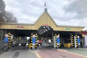 Громадянин Молдови їхав автомобілем з України через пункт пропуску "Могилів-Подільський"