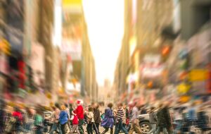 По прогнозам гендиректора Moderna, жизнь может вернуться к обычному темпу после пандемии уже через год