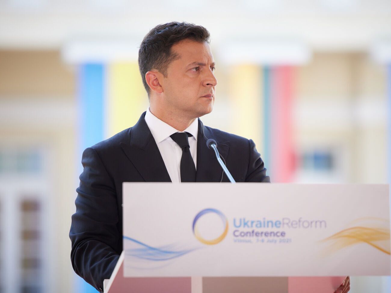 Україна зробила ще один крок до того, щоб позбутися олігархічного впливу, зазначив Зеленський