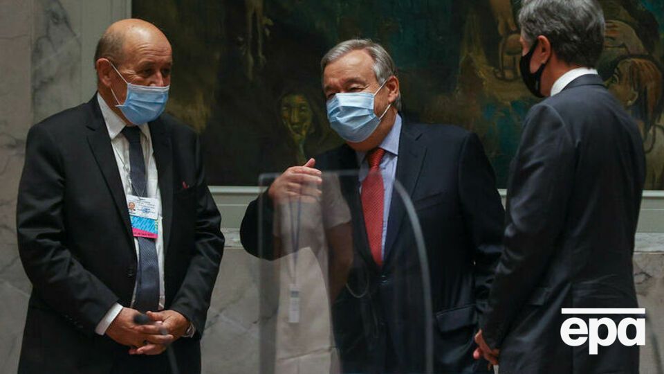 Ле Дріан (ліворуч) і Блінкен (праворуч) погодилися підтримувати тісний контакт для виходу з кризи між Францією та США