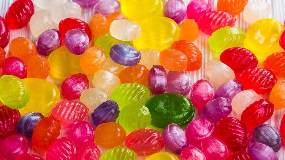 Главной причиной снижения производства кондитеры назвали цены на сахар