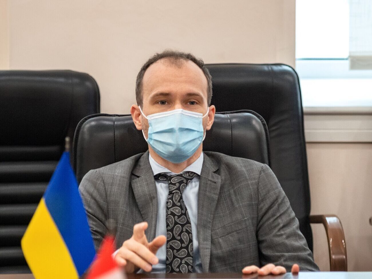 Малюська зазначив, що в українців є пів року, щоб позбутися критеріїв олігарха