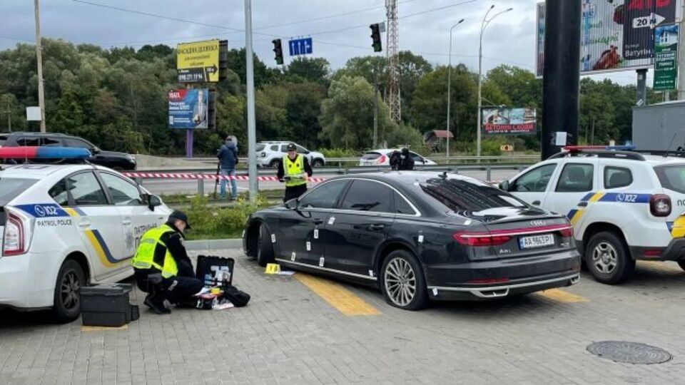 По данным прокуратуры, по машине Шефира выпустили 18 пуль