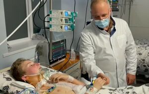 Максим последний месяц был в реанимации, счет шел на дни, рассказал директор больницы