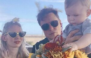 В мае 2020 года у Граймс и Маска родился сын