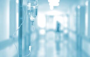 Девять детей продолжают лечение дома