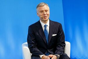 Существует срочная потребность в заключении договоров по поставкам природного газа, пояснил Витренко