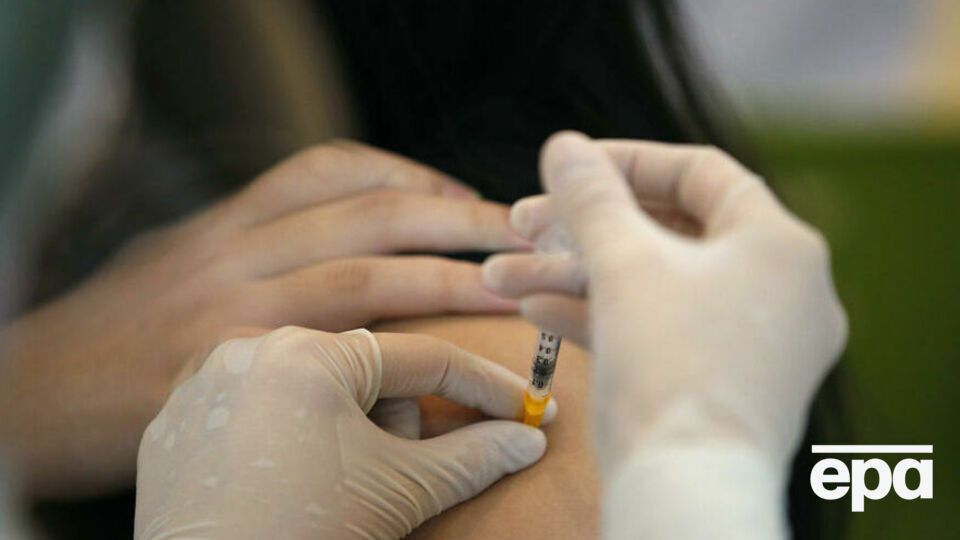 Вакцинацію в Україні розпочали 24 вересня