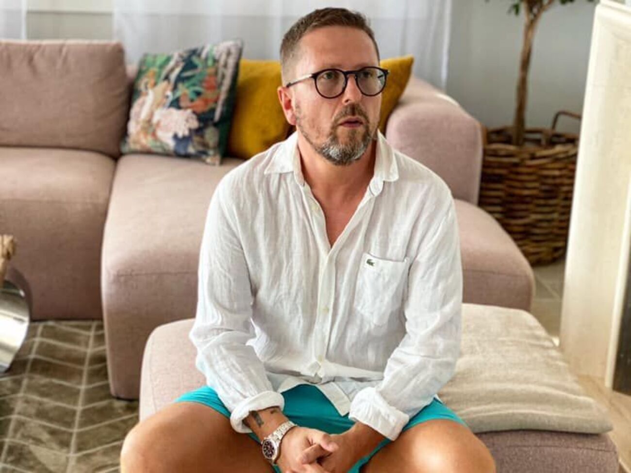 У лютому СБУ оголосила підозру Шарію у державній зраді та порушенні рівноправності громадян