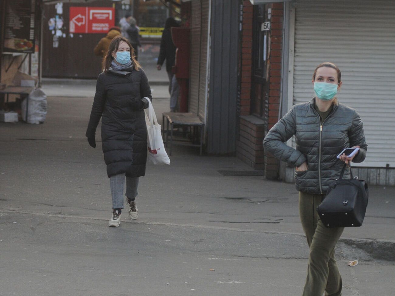 В Україні підтвердили 2,4 млн випадків COVID-19