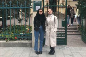 Студентки-медикині надали першу допомогу чоловікові з проблемами із серцем