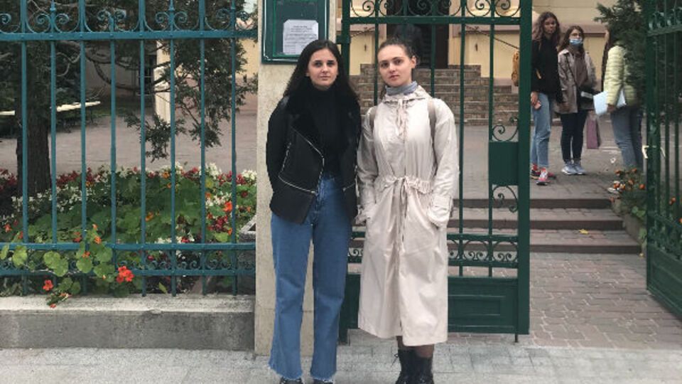 Студентки-медики оказали первую помощь мужчине с проблемами с сердцем