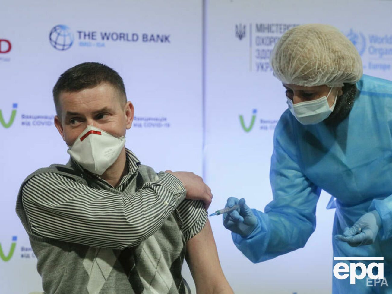В Україні вже зробили більше ніж 12 млн щеплень проти коронавірусу