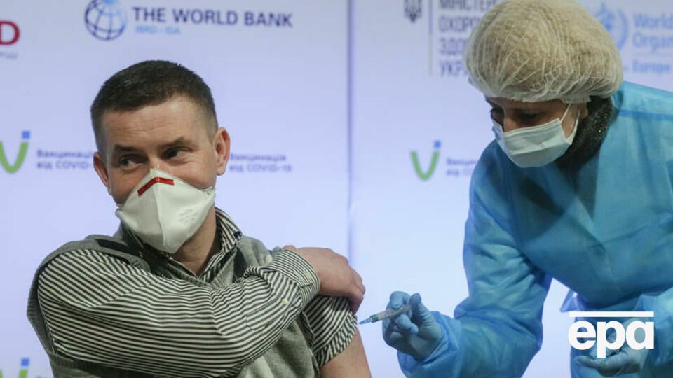 В Україні вже зробили більше ніж 12 млн щеплень проти коронавірусу