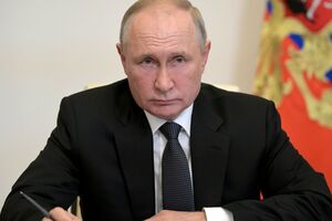 Впервые после выборов 1999 года в Госдуме будет больше четырех фракций, отметил Путин