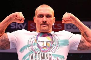 Усик на взвешивании оказался легче своего соперника