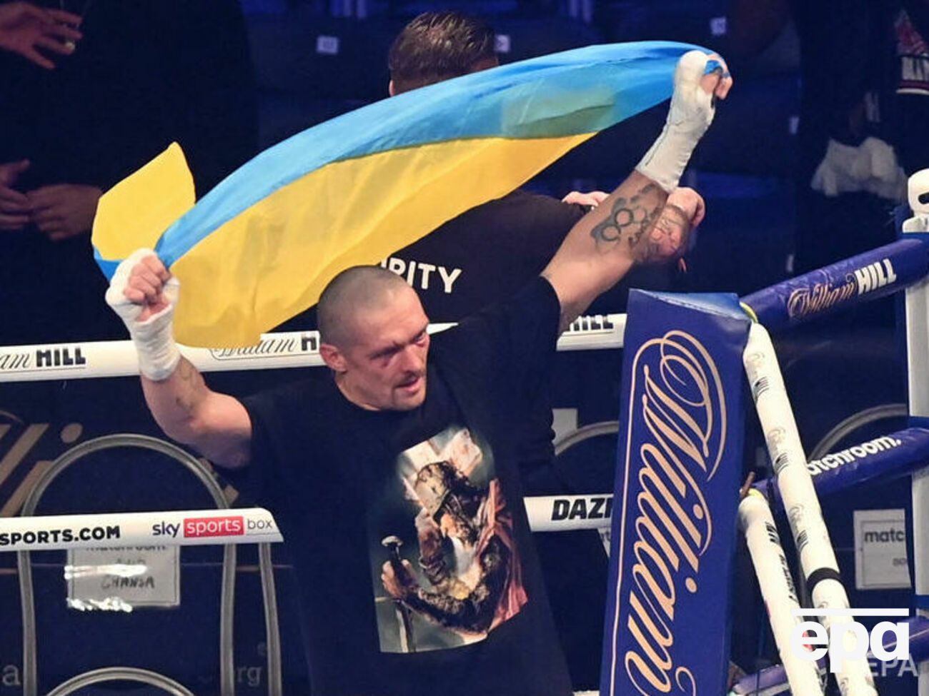 Усик выиграл по очкам