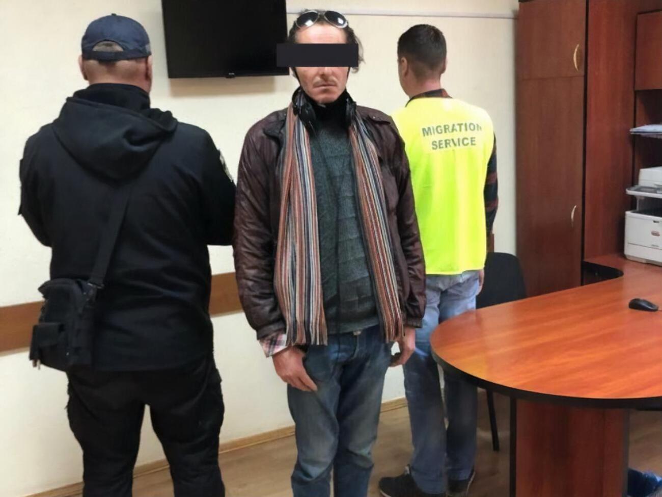 Иностранца намерены вернуть в Испанию