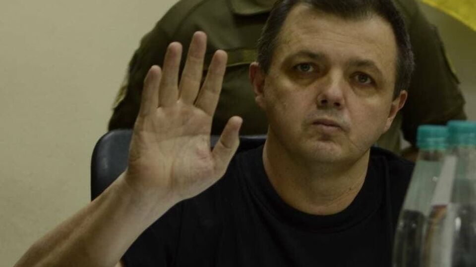 Семенченко заявив, що припиняти голодування не має наміру