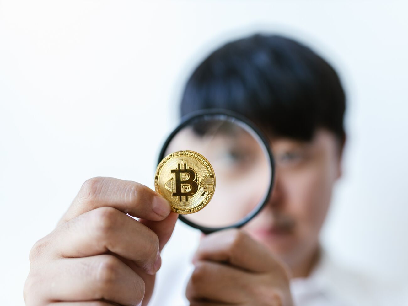 Власти Китая хотят искоренить "незаконную криптовалютную деятельность"