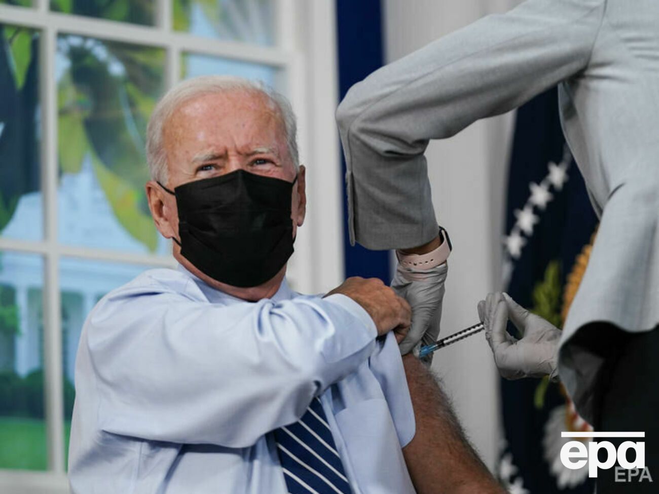 Байдену знову зробили щеплення у прямому ефірі