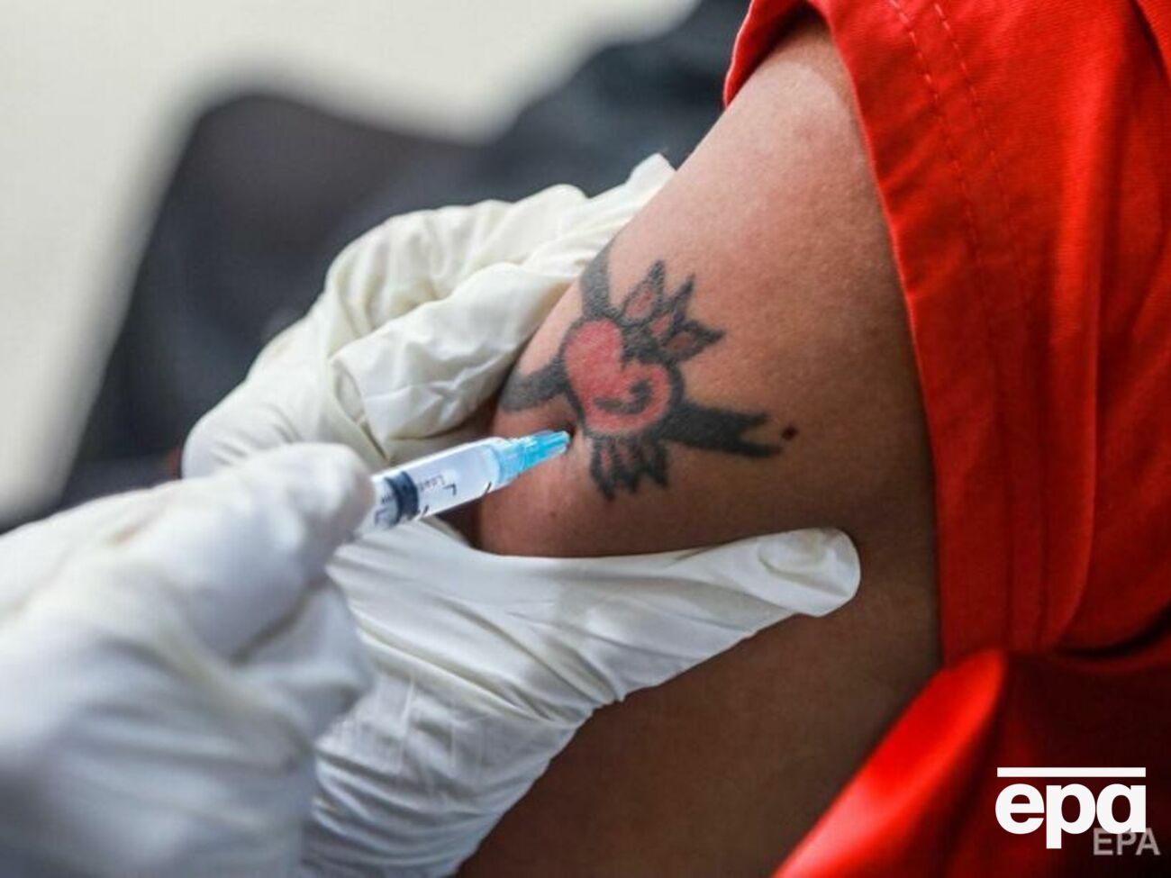 В США&nbsp;одобрены&nbsp;вакцины фирм Moderna, Pfizer/BioNTech и Johnson & Johnson