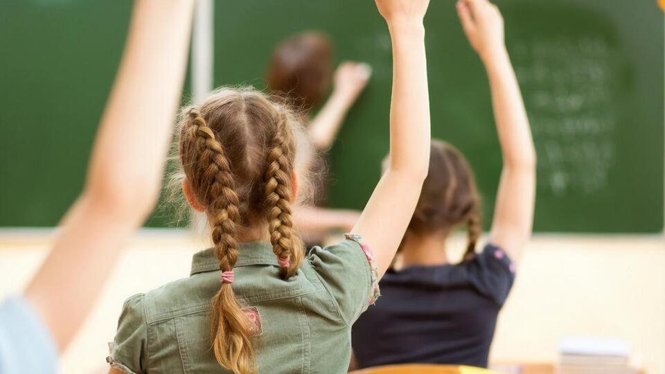Школи, де вакциновано менше ніж 80% педагогів, мають перевести на дистанційне навчання