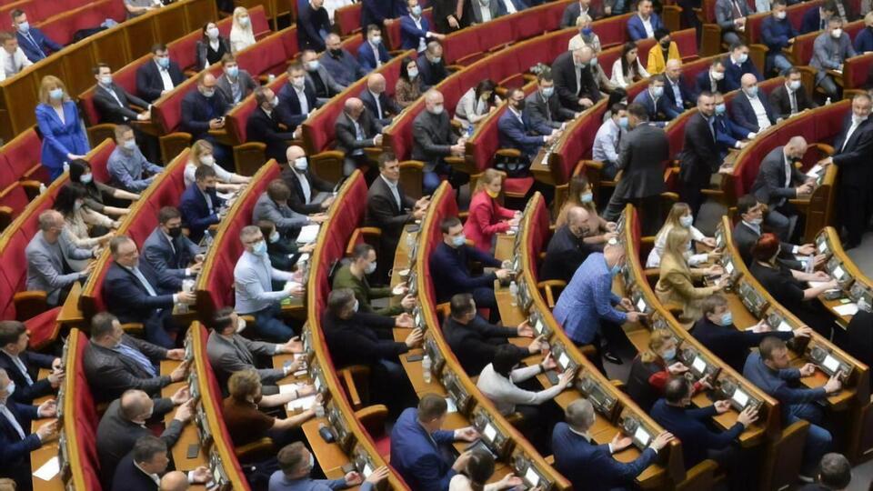 21,3% украинцев надеются на действующую власть